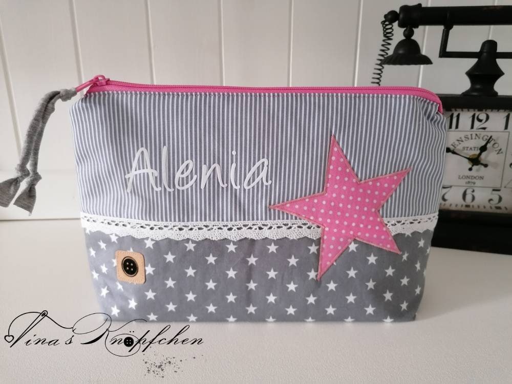 Windeltasche/Kulturtasche Mit Name/Personalisiertes Geschenk/Taufgeschenk Name/Geschenk Zur Geburt Windeltasche/Kulturtasche Mit Name/Personalisiertes Geschenk/Taufgeschenk Name/Geschenk Zur Geburt von TinasKnoepfchen