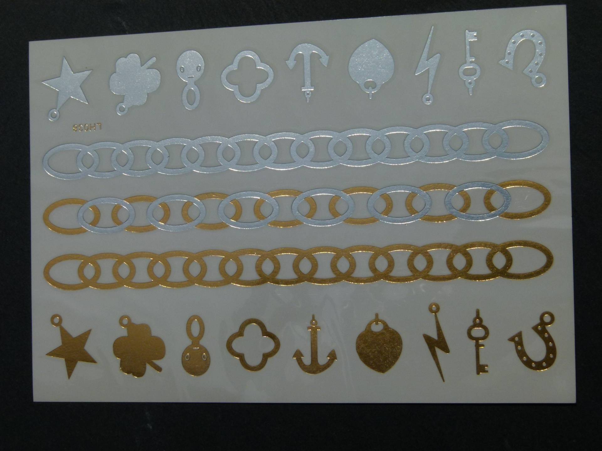 Nr. 112 - Temporäres Tattoo Boho Gold Ketten Zeichen Emblem Körperschmuck Körperbild Silberfarben Fake Nr. 112 - Temporäres Tattoo Boho Gold Ketten Zeichen Emblem Körperschmuck Körperbild Silberfarben Fake von TinkyStarShop
