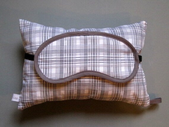 Schlafmaskenset Für Männer Schwarz-Weiß Kariert, Schlafmaske Männer, Reiseset, Geschenk Schlafbrille, Entspannung, Kissen Schlafmaskenset Für Männer Schwarz-Weiß Kariert, Schlafmaske Männer, Reiseset, Geschenk Schlafbrille, Entspannung, Kissen von Tocchine