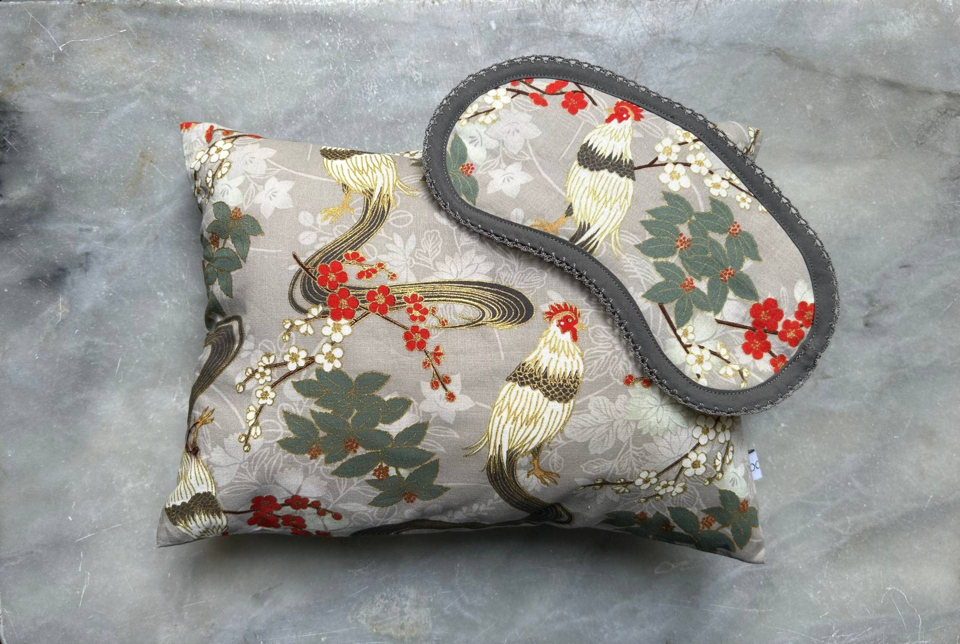 Schlafmaskenset Rooster, Schlafmaske Mit Kissen, Entspannung, Beauty, Reisen Schlafmaskenset Rooster, Schlafmaske Mit Kissen, Entspannung, Beauty, Reisen von Tocchine
