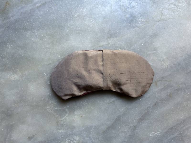 Yoga Augenkissen Aus Seide, Optional Lavendel , Entspannung, Meditation, Hirse Oder Amaranth, Inlett Zum Herausnehmen, Bordeaux, Sandfarben von Tocchine