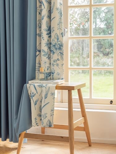 Tolldek 2er Pack Ösenschal, Vorhang Junge Kinderzimmer Patchwork Blumen, Polyester Baumwolle Ösen Vorhänge mit Motiv Gardinen Schals für Wohnzimmer, B 132 x H 160cm, Blau Tolldek 2er Pack Ösenschal, Vorhang Junge Kinderzimmer Patchwork Blumen, Polyester Baumwolle Ösen Vorhänge mit Motiv Gardinen Schals für Wohnzimmer, B 132 x H 160cm, Blau von Tolldek
