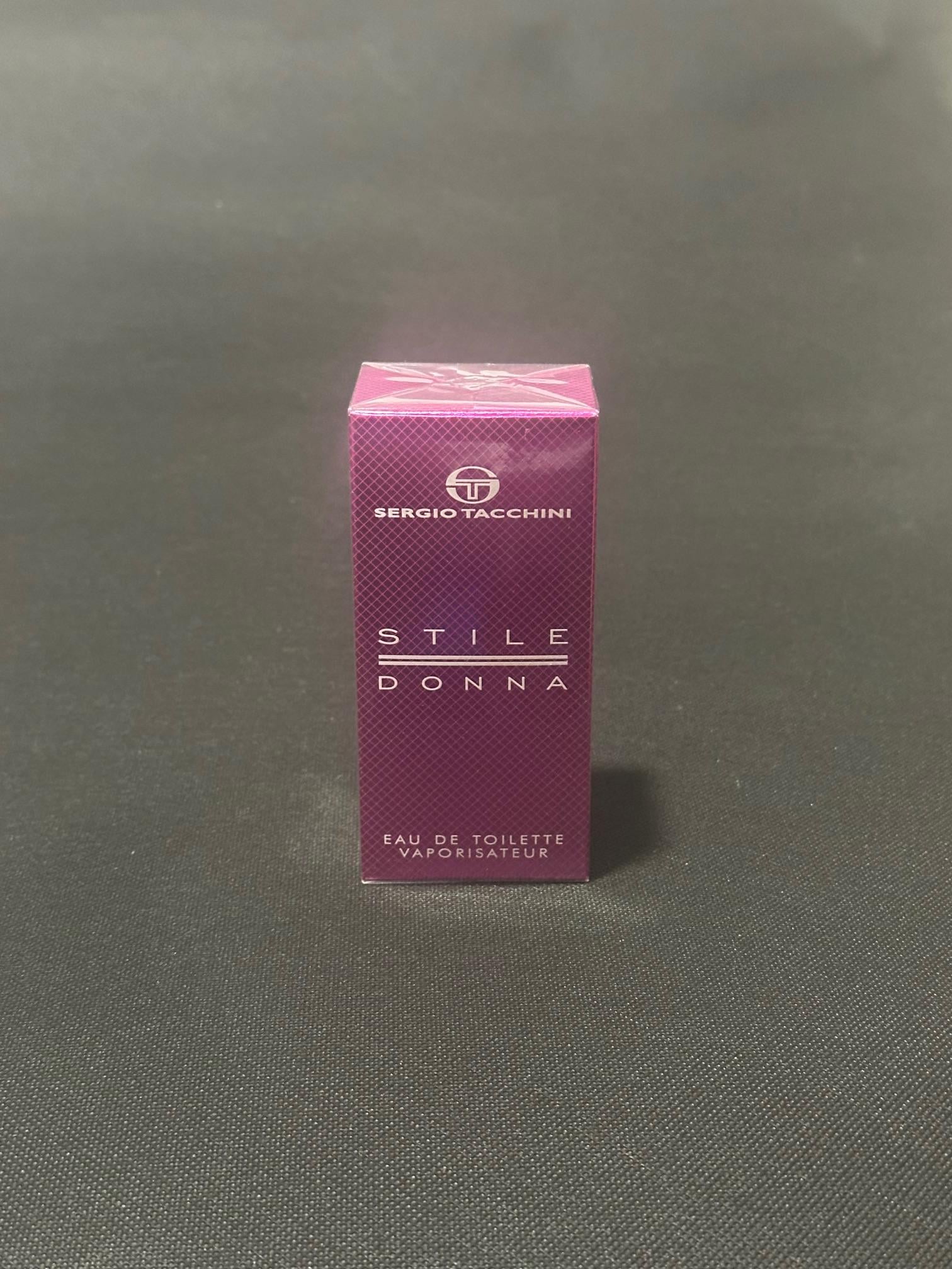 Sergio Tacchini Stile Donna Eau De Toilette 1Fl.oz/30Ml Sergio Tacchini Stile Donna Eau De Toilette 1Fl.oz/30Ml von Tomasperfume