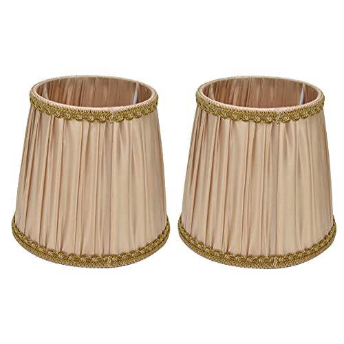 Tomotato 2 Stück Kleine Lampenschirme, Goldener Einfacher Lampenschirm aus Plissiertem Stoff für E14 Schraubenkerzen, Kronleuchter, Stehleuchte, Wandlampe, 4,5 x 6,0 x 5,5 Zoll Tomotato 2 Stück Kleine Lampenschirme, Goldener Einfacher Lampenschirm aus Plissiertem Stoff für E14 Schraubenkerzen, Kronleuchter, Stehleuchte, Wandlampe, 4,5 x 6,0 x 5,5 Zoll von Tomotato