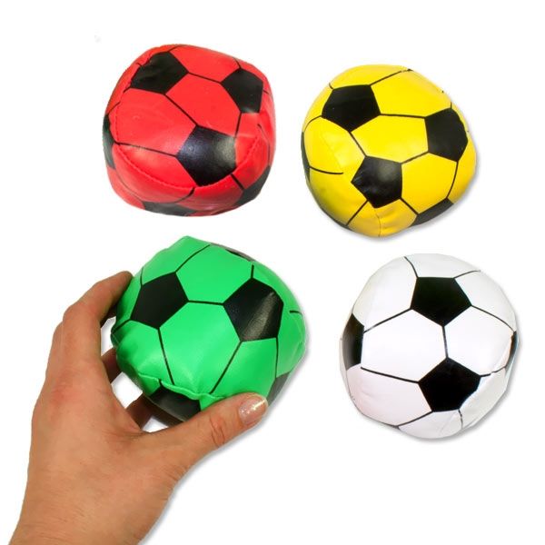 Gummi-Bälle im Fußball-Look für Wurfspiele, 4er Pack, ca. 9cm Ø von Toytrade M.C. Biermann GmbH