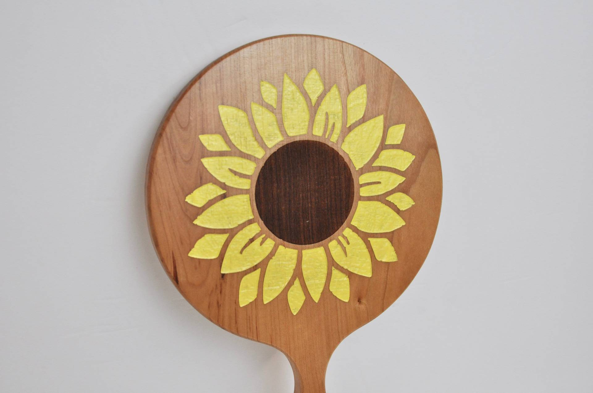 Bemalter Gravierter Sonnenblumenholz-Handspiegel von TroutWorkshop