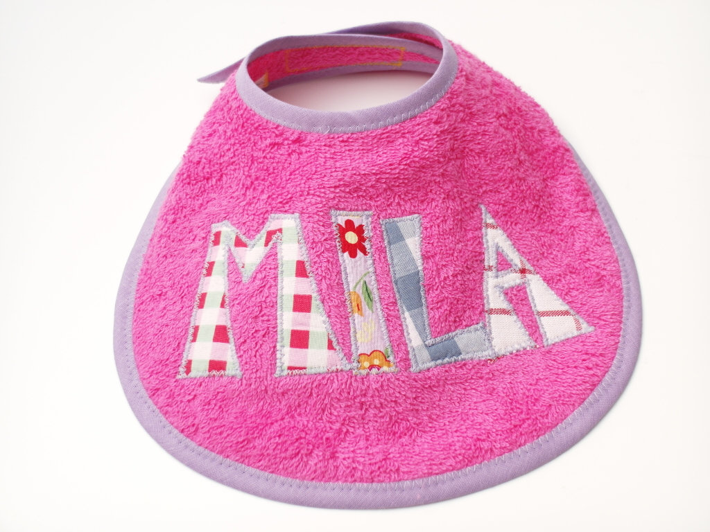 Ab 22, 00 Euro Frottee Baby Lätzchen Mit Namen, Personalisiert Buchstaben Applikation - Pink Ab 22, 00 Euro Frottee Baby Lätzchen Mit Namen, Personalisiert Buchstaben Applikation - Pink von Trullafabrik