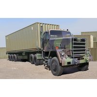 M915 Tractor with M872 Flatbed trailer & 40FT Container von Trumpeter