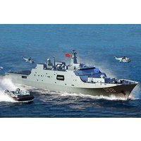 PLA Navy Type 071 Amphibious Transport Dock von Trumpeter