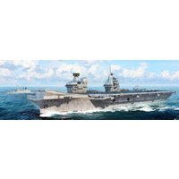 Queen Elizabeth Aircraft Carrier von Trumpeter