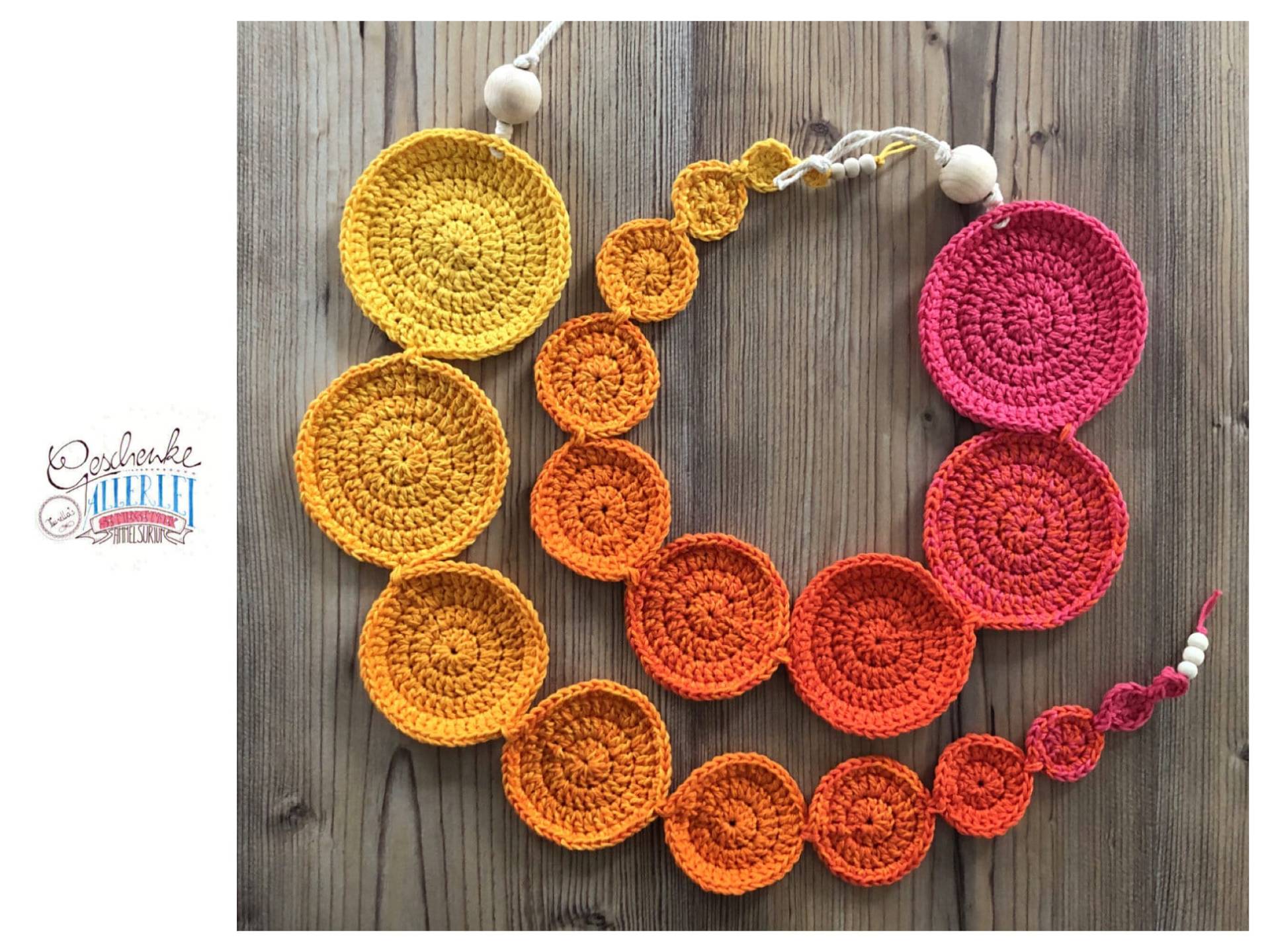 Gehäkelte Muttermund-Schablonen Für Hebammen - Lehrkette Rosa-, Orange-, Gelb-Töne Lehrmittel Lehrmodell Die Geburtsvorbereitung Gehäkelte Muttermund-Schablonen Für Hebammen - Lehrkette Rosa-, Orange-, Gelb-Töne Lehrmittel Lehrmodell Die Geburtsvorbereitung von TunellasGeschenke