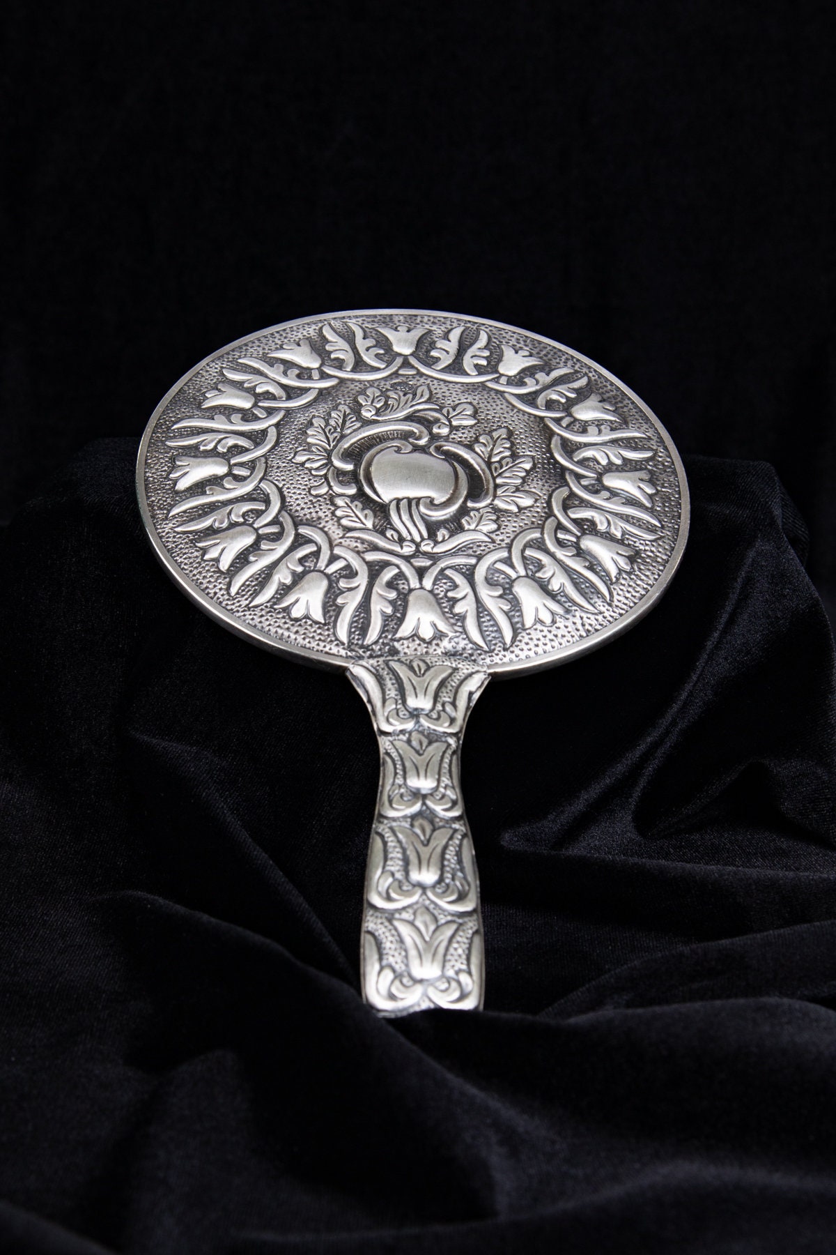 Gül Motifli Gümüş El Aynası Gül Motifli Gümüş El Aynası von TuranSilver