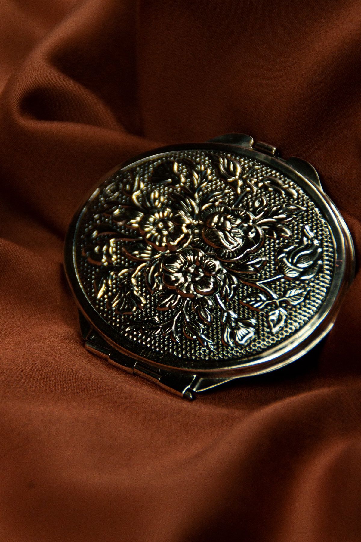 Gümüş Gül Motifli Kapaklı Oval El Aynası von TuranSilver