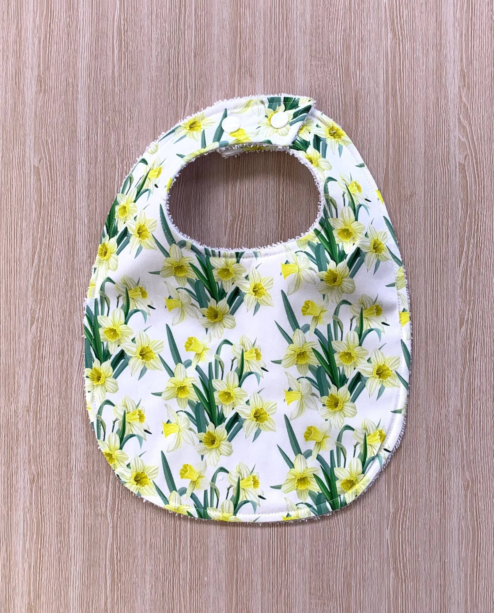 Baby Kleinkind Mädchen Blumen Lätzchen Große Frottee Rücken Und Druckknöpfe Baby Kleinkind Mädchen Blumen Lätzchen Große Frottee Rücken Und Druckknöpfe von TwoBlackRabbits