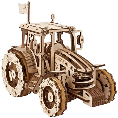 UGEARS Der Traktor Siegt Modellbau Holz - Mächtiger Federbetriebener Traktor 3D Puzzle mit Faltbarem Papiertank - 3D Holzpuzzle Erwachsene und Kinder - Modellbausatz Traktor Holzbausatz zum Bauen von UGEARS