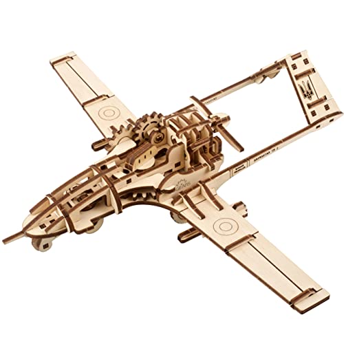 UGEARS Kampfdrohne Bayraktar TB2 Modellbausatz - Holzbausatz Flugzeug Drohne 3D Puzzle mit Ruders, Überwachungskamera und lösbarem Flugkörper - DIY 3D Holzpuzzle Erwachsene und Kinder von UGEARS
