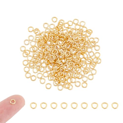 UNICRAFTALE 300 Stück 18 Karat Vergoldete Offene Biegeringe 304 runde Ringe Aus Edelstahl 4mm Goldener Biegering Metallverbinderringe Für DIY Ohrring Armband Anhänger Schmuckzubehör UNICRAFTALE 300 Stück 18 Karat Vergoldete Offene Biegeringe 304 runde Ringe Aus Edelstahl 4mm Goldener Biegering Metallverbinderringe Für DIY Ohrring Armband Anhänger Schmuckzubehör von UNICRAFTALE