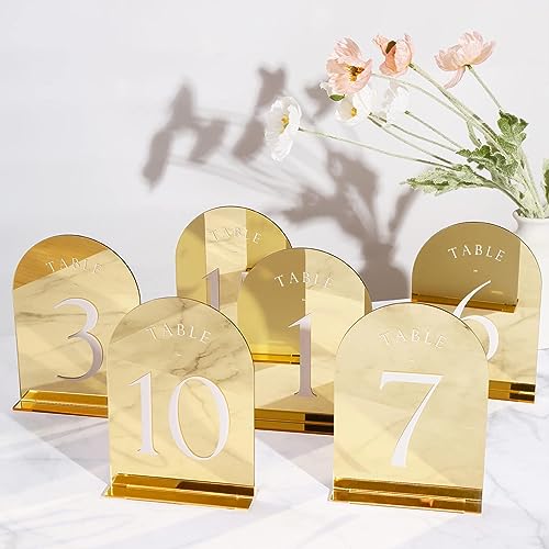UNIQOOO Tischnummern für Hochzeiten, goldfarben, mit Ständer, 1-15, 12,7 x 17,8 cm, Acryl-Schilder und Halter, 15 Stück, perfekt für Tafelaufsatz, Empfang, Dekoration, Party, Jubiläum, Veranstaltung von UNIQOOO