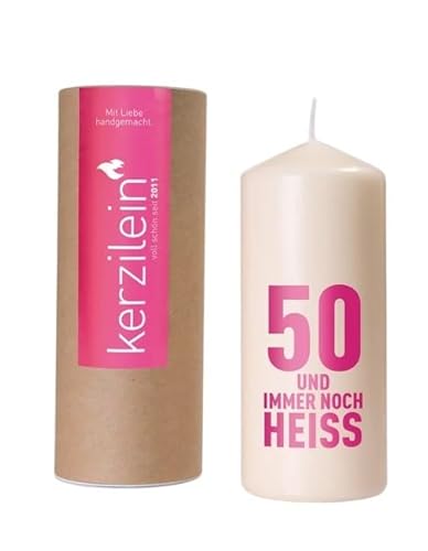 Stumpenkerze Geburtstagskerze 50. Geburtstag - 19cm hoch, Ø 8cm - 100 Std. Brenndauer Spruch "50 und immer noch heiß" Made in Germany - Handveredelt - Farben weiß & pink Stumpenkerze Geburtstagskerze 50. Geburtstag - 19cm hoch, Ø 8cm - 100 Std. Brenndauer Spruch "50 und immer noch heiß" Made in Germany - Handveredelt - Farben weiß & pink von Unbekannt