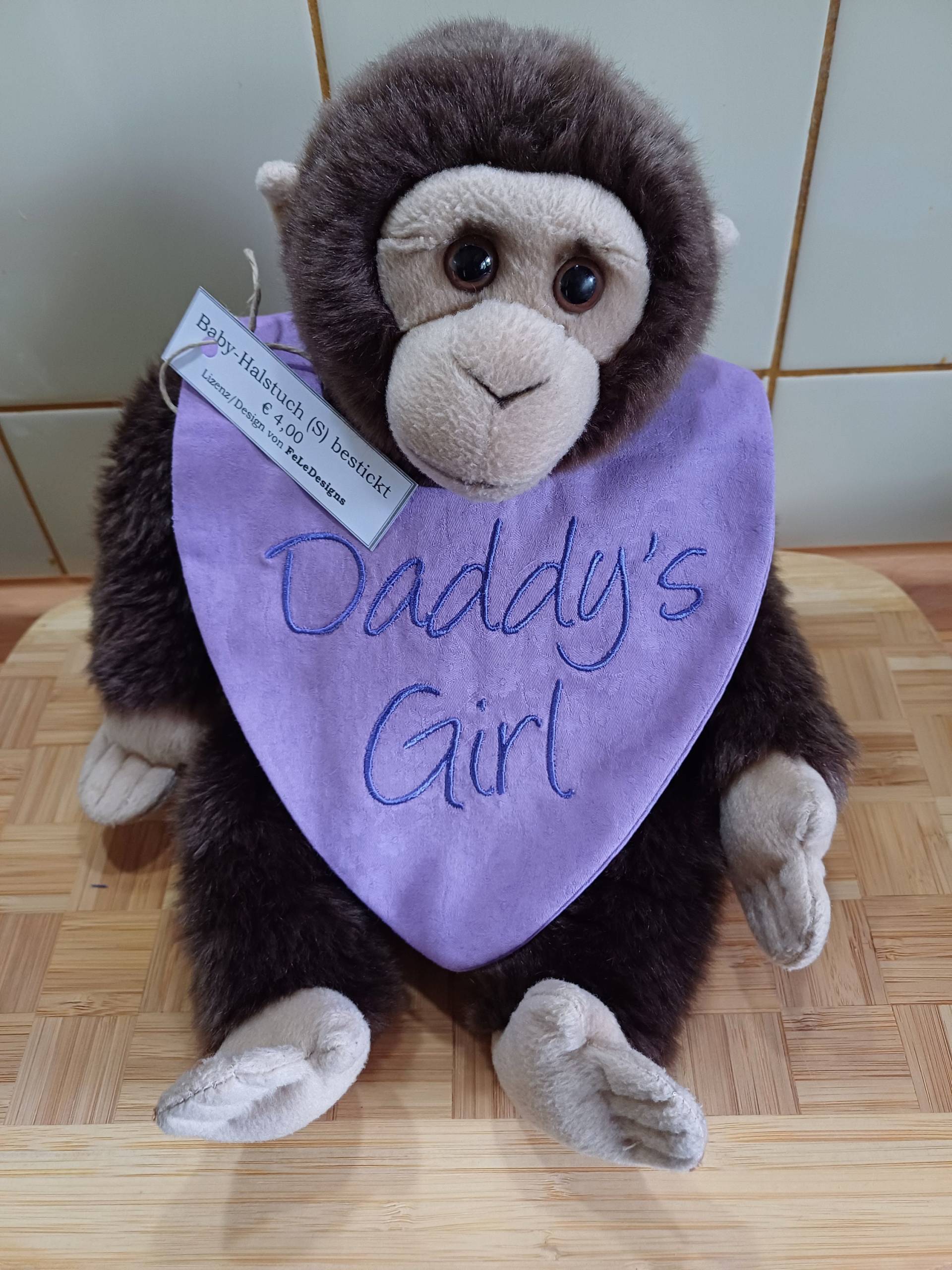 Besticktes Sabberlätzchen/Halstuch Für Babys "Daddys Girl" - Lila Upcycling Unikat Handarbeit #11 Besticktes Sabberlätzchen/Halstuch Für Babys "Daddys Girl" - Lila Upcycling Unikat Handarbeit #11 von UpcyclingbyPaMue