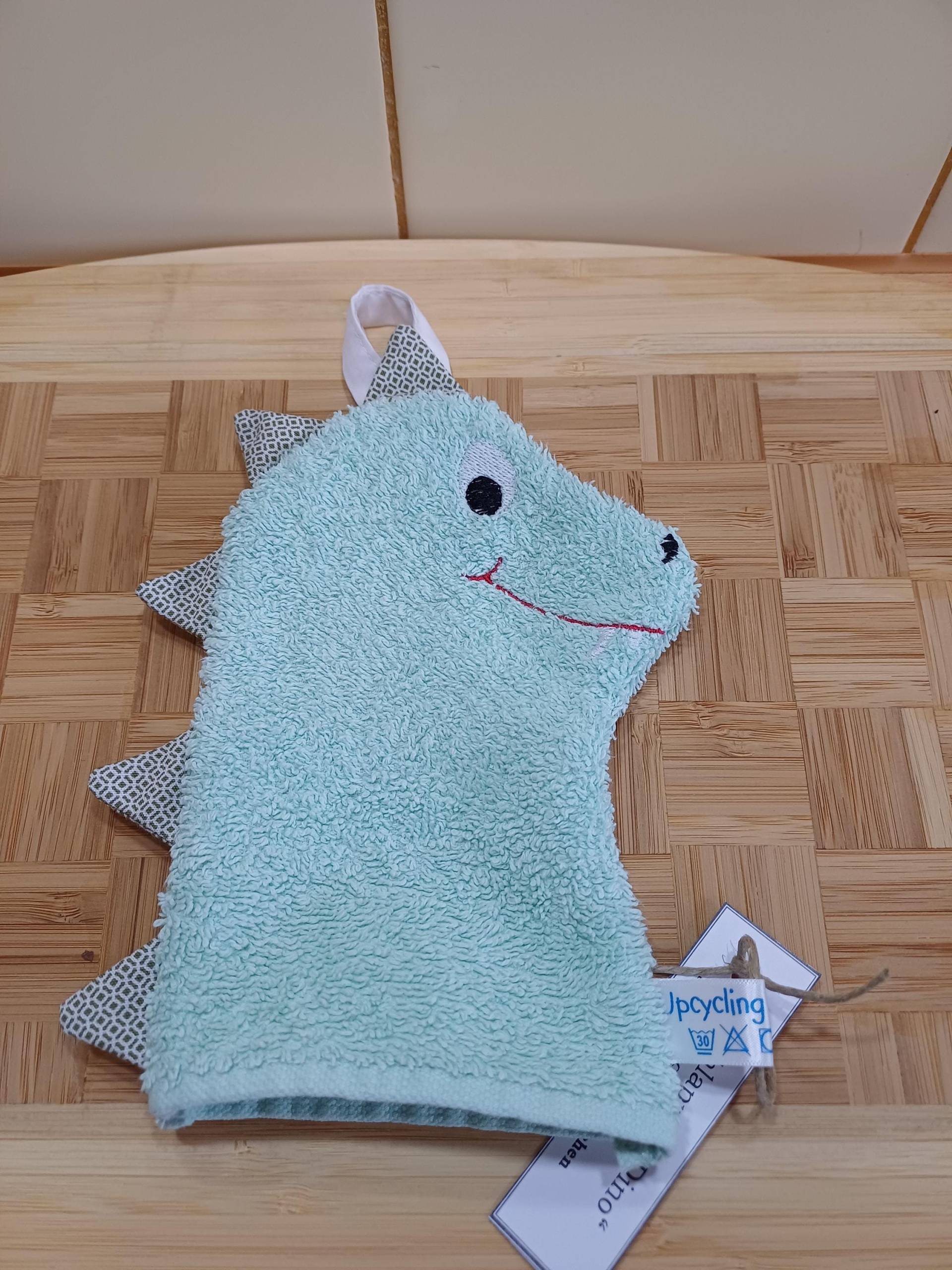 Kinder-Waschlappen Dino Grün - Upcycling Unikat Handarbeit #185 Kinder-Waschlappen Dino Grün - Upcycling Unikat Handarbeit #185 von UpcyclingbyPaMue