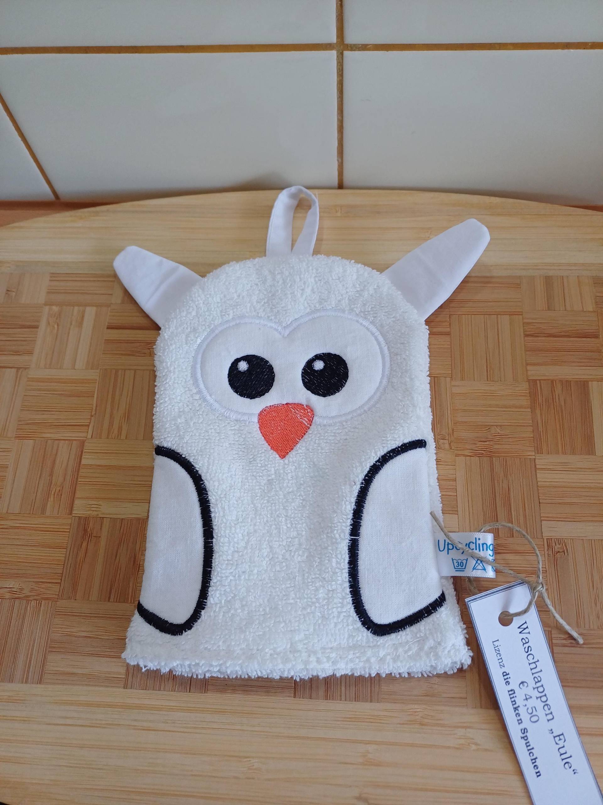 Kinder-Waschlappen Eule Weiß - Upcycling Unikat Handarbeit #201 Kinder-Waschlappen Eule Weiß - Upcycling Unikat Handarbeit #201 von UpcyclingbyPaMue