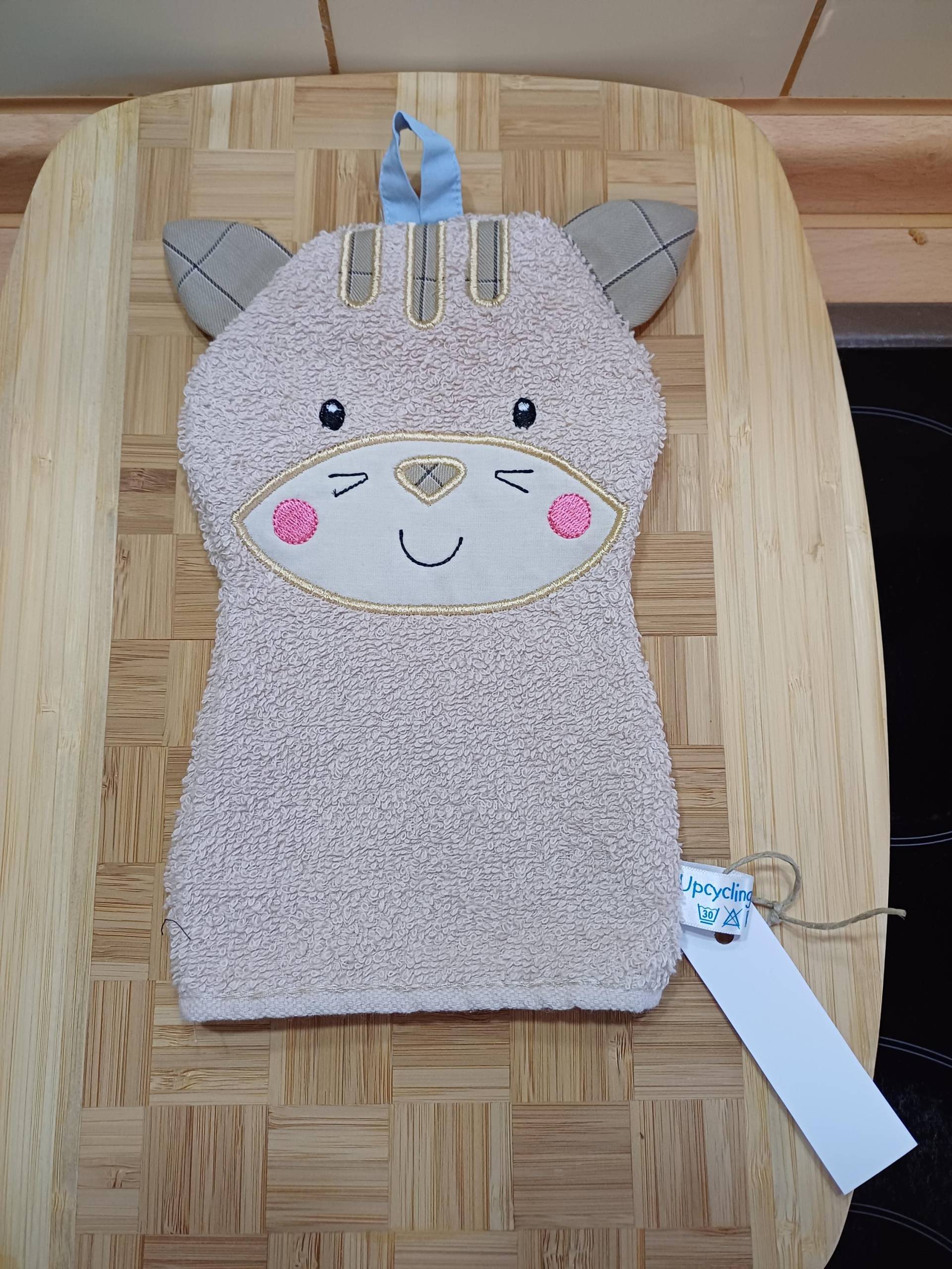 Tier-Waschlappen Katze Beige - Upcycling Unikat Handarbeit #183 Tier-Waschlappen Katze Beige - Upcycling Unikat Handarbeit #183 von UpcyclingbyPaMue