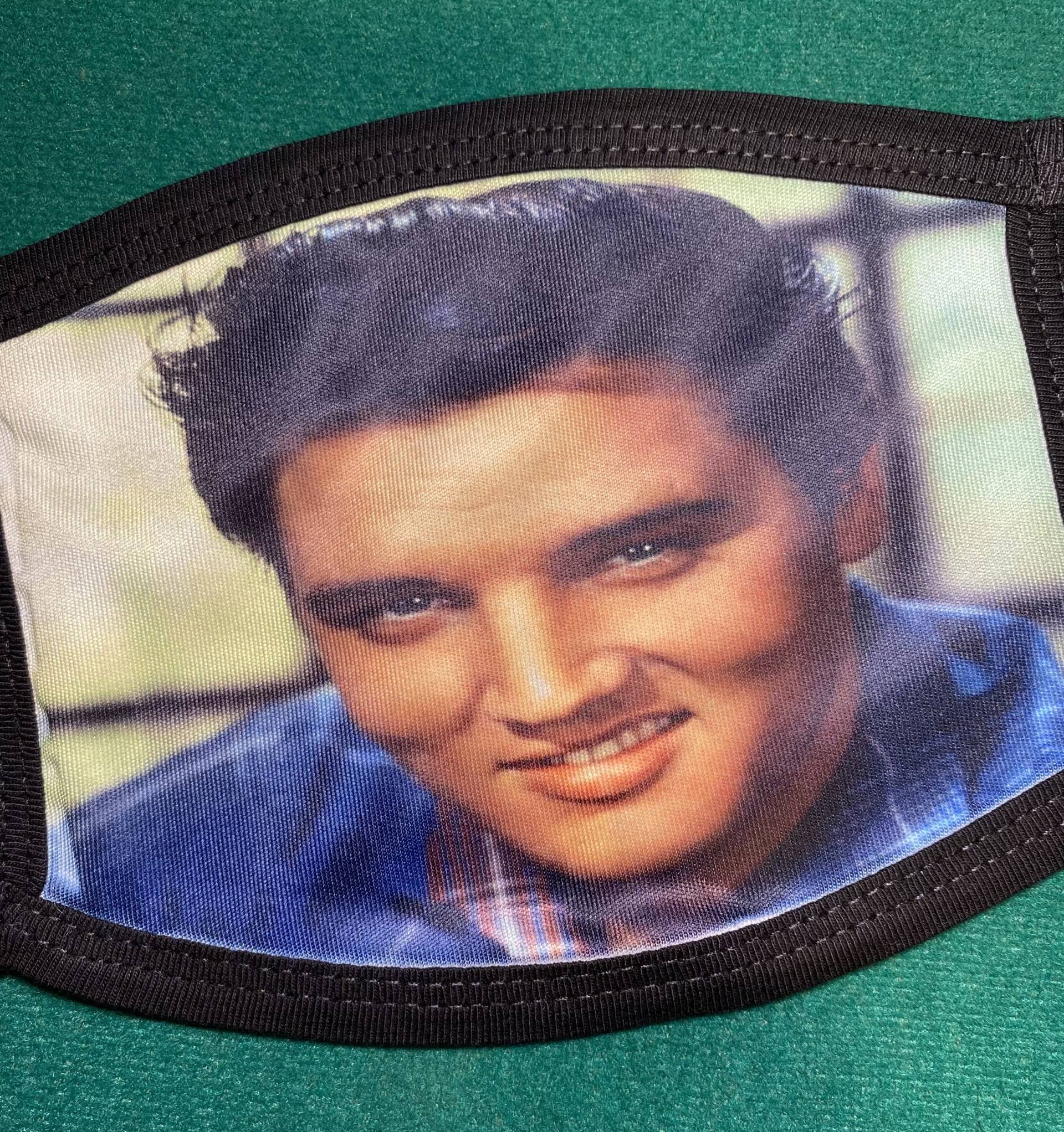 Rock & Roll Lächelnd Elvis Presley Gesichtsmaske Wiederverwendbar Waschbar Doppellagig von UptownCustomMask
