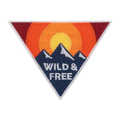 Urbanski Patch Wild & Free Bergpanorama bei Tag zum Aufbügeln 6,5 x 8,7 cm | Aufnäher Applikation Bügelbild von Urbanski