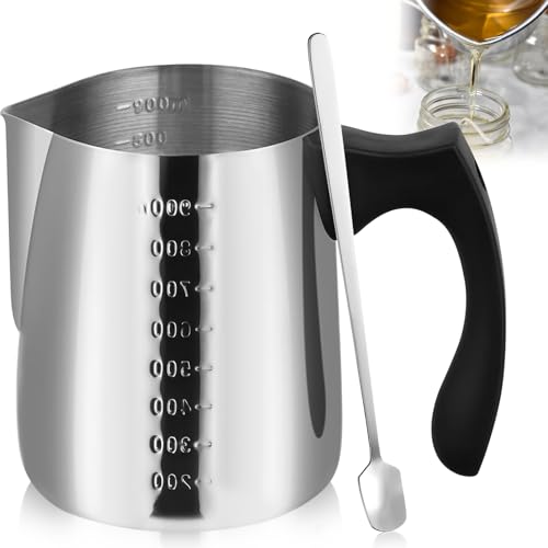 VAIAV 900 ml Schmelztopf Kerzenwachs, Edelstahl Wachsschmelztopf, Schokolade Schmelzen, Wasserbad Schmelzschale, Kerzenherstellung Topf mit Graduierung Hitzebeständigem Griff und Löffel VAIAV 900 ml Schmelztopf Kerzenwachs, Edelstahl Wachsschmelztopf, Schokolade Schmelzen, Wasserbad Schmelzschale, Kerzenherstellung Topf mit Graduierung Hitzebeständigem Griff und Löffel von VAIAV