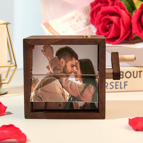 Benutzerdefinierte Animationsmaschine Mechanische Handbewegung Fotoalbum Personalisiertes Bild Flip Book Rahmen Kunsthandwerk Computer Tischdekoration Walnuss Valentinstag Geschenke Benutzerdefinierte Animationsmaschine Mechanische Handbewegung Fotoalbum Personalisiertes Bild Flip Book Rahmen Kunsthandwerk Computer Tischdekoration Walnuss Valentinstag Geschenke von VEELU