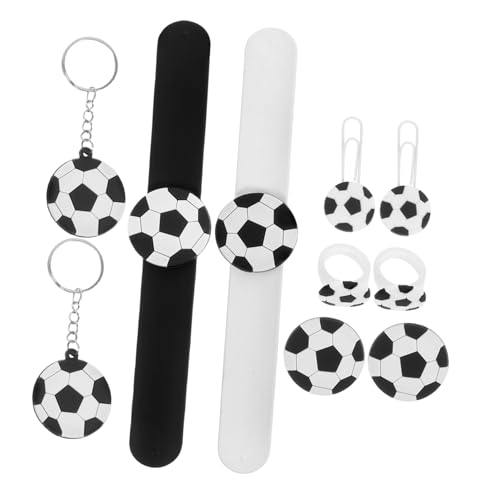 VICASKY 10Stücke Teiliges Fußball Partyset für Schlüsselanhänger Lesezeichen Ringe Anstecknadeln und Slap Armbänder für Fußball Geburtstagsfeiern und Sportevents VICASKY 10Stücke Teiliges Fußball Partyset für Schlüsselanhänger Lesezeichen Ringe Anstecknadeln und Slap Armbänder für Fußball Geburtstagsfeiern und Sportevents von VICASKY