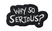 VOSSOT 2PCS Patches Klett Why So Serious Patch 2er Set Lustiger Aufnäher mit Klett Taktischer Moral Patchs Joker Style für Rucksack, Jacke, Weste, Filmzitat Hook and Loop Patch Schwarz von VOSSOT