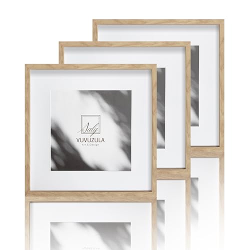 VUVUZULA Bilderrahmen 30x30cm Holz Holzrahmen 3er Set Eiche Quadratisch Fotorahmen MDF Rahmen mit Passepartout 20x20cm Natur VUVUZULA Bilderrahmen 30x30cm Holz Holzrahmen 3er Set Eiche Quadratisch Fotorahmen MDF Rahmen mit Passepartout 20x20cm Natur von VUVUZULA