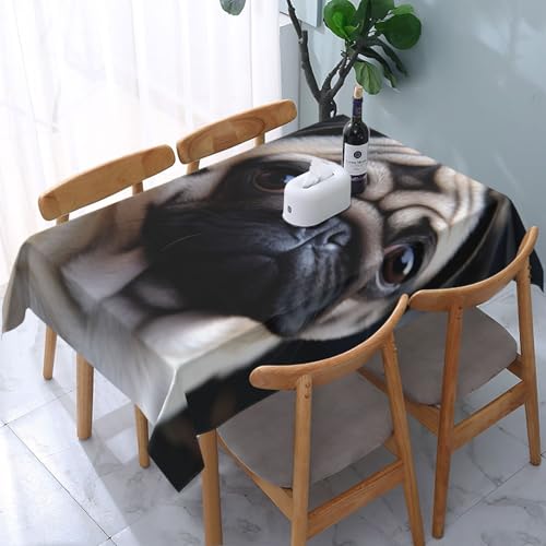 VVTDESA Bedruckte Tischdecke mit Mops-Motiv, 137,2 x 183,9 cm, rechteckig, Stoff, waschbar, Dekoration, Tischdecke für Esstische, Party, Buffet, Camping VVTDESA Bedruckte Tischdecke mit Mops-Motiv, 137,2 x 183,9 cm, rechteckig, Stoff, waschbar, Dekoration, Tischdecke für Esstische, Party, Buffet, Camping von VVTDESA