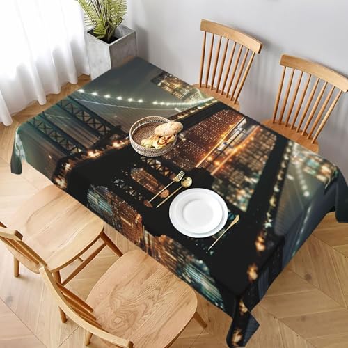 VVTDESA New York Manhattan Bridge Night bedruckte Tischdecke, 152,4 x 228,6 cm, rechteckig, Stoff, Tischdecke, waschbar, Dekoration, Tischdecke für Esstische, Party, Buffet, Camping VVTDESA New York Manhattan Bridge Night bedruckte Tischdecke, 152,4 x 228,6 cm, rechteckig, Stoff, Tischdecke, waschbar, Dekoration, Tischdecke für Esstische, Party, Buffet, Camping von VVTDESA
