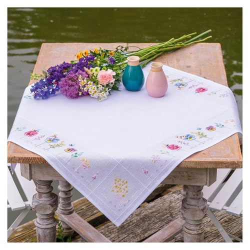 VERVACO Stickpackung Tischdecke Zählmusterpackung Kreuzstich STIEFMÜTTERCHEN Stickdecken zum Selbersticken Bastelset Handwerker Kreativ Set für Erwachsene ca. 80 x 80 cm Kreatives Geschenk von Vervaco