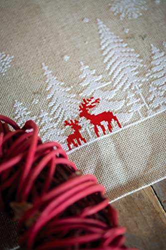 Vervaco Stickpackung Tischläufer Zählmusterpackung Kreuzstich Winter im Wald Stickläufer zum Selbersticken Stickset Weihnachten Kreativ Set für Erwachsene 29 x 102 cm Kreatives Geschenk von Vervaco