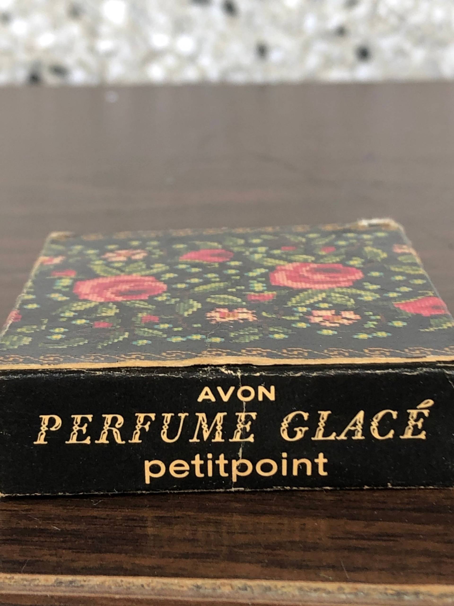 Avon Parfum Blick Petit Point | Getrocknet von VickysVintageVenue