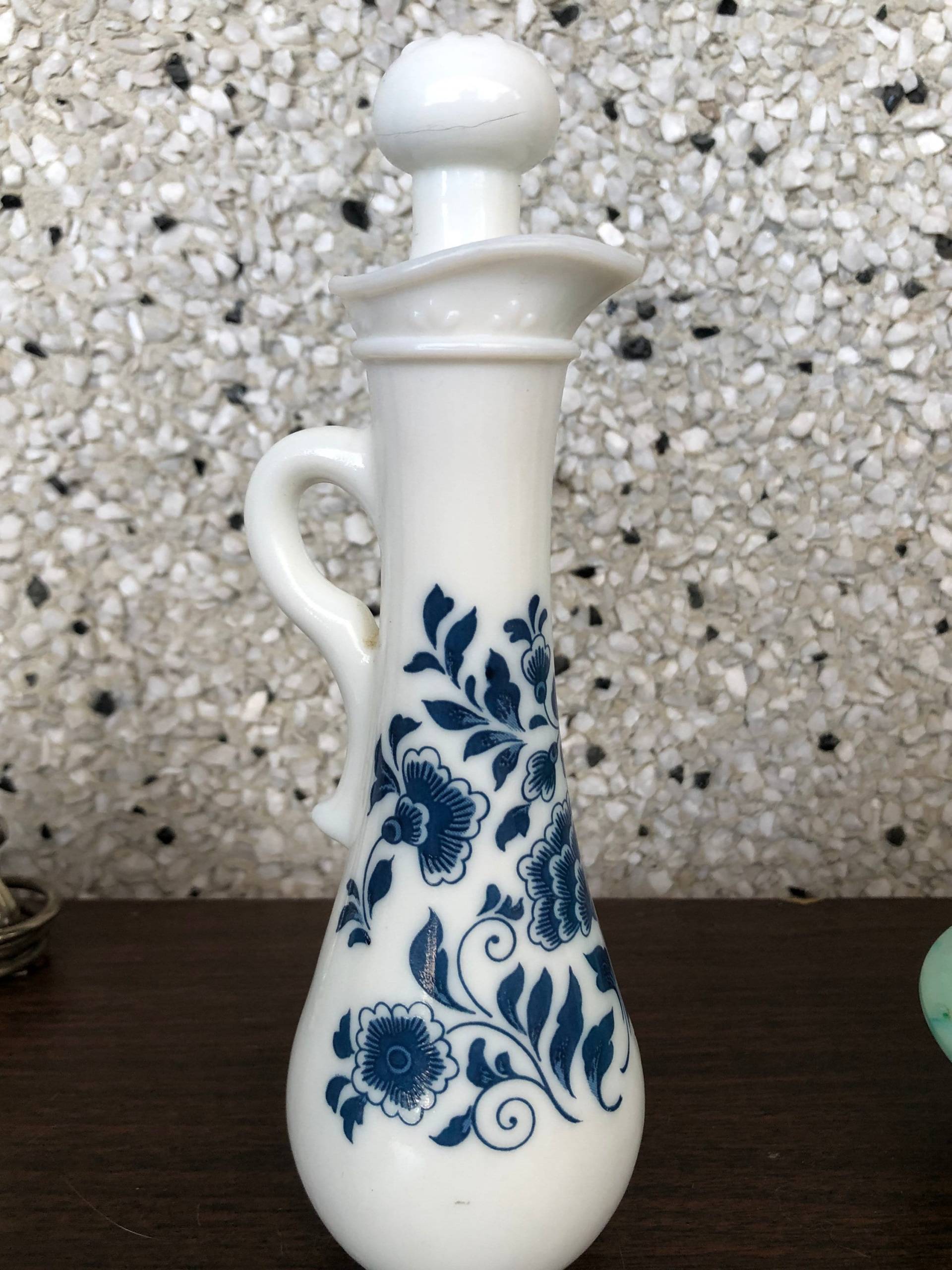 Delft Blaue Avon Vase von VickysVintageVenue