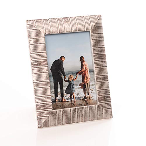 Klassischer Holz Bilderrahmen für 10x15 cm Fotos - Geriffelter Fotorahmen in Silber mit Echtem Glas für Schöne Momente | Freistehender Holzrahmen geeignet für Tisch & Wand, Hoch- & Querformat Klassischer Holz Bilderrahmen für 10x15 cm Fotos - Geriffelter Fotorahmen in Silber mit Echtem Glas für Schöne Momente | Freistehender Holzrahmen geeignet für Tisch & Wand, Hoch- & Querformat von Victoria Collection