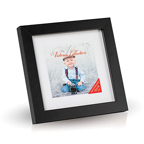Klassischer Holz Bilderrahmen für 15x15 cm Fotos - Fotorahmen in Schwarz mit Echtem Glas für Schöne Momente | Freistehender Holzrahmen geeignet für Tisch & Wand, Hoch- & Querformat Klassischer Holz Bilderrahmen für 15x15 cm Fotos - Fotorahmen in Schwarz mit Echtem Glas für Schöne Momente | Freistehender Holzrahmen geeignet für Tisch & Wand, Hoch- & Querformat von Victoria Collection