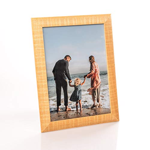 Klassischer Holz Bilderrahmen für DIN A4 / 21x30 cm Fotos - Geriffelter Natur Fotorahmen mit Echtem Glas für Schöne Momente | Freistehender Holzrahmen geeignet für Tisch & Wand, Hoch- & Querformat Klassischer Holz Bilderrahmen für DIN A4 / 21x30 cm Fotos - Geriffelter Natur Fotorahmen mit Echtem Glas für Schöne Momente | Freistehender Holzrahmen geeignet für Tisch & Wand, Hoch- & Querformat von Victoria Collection