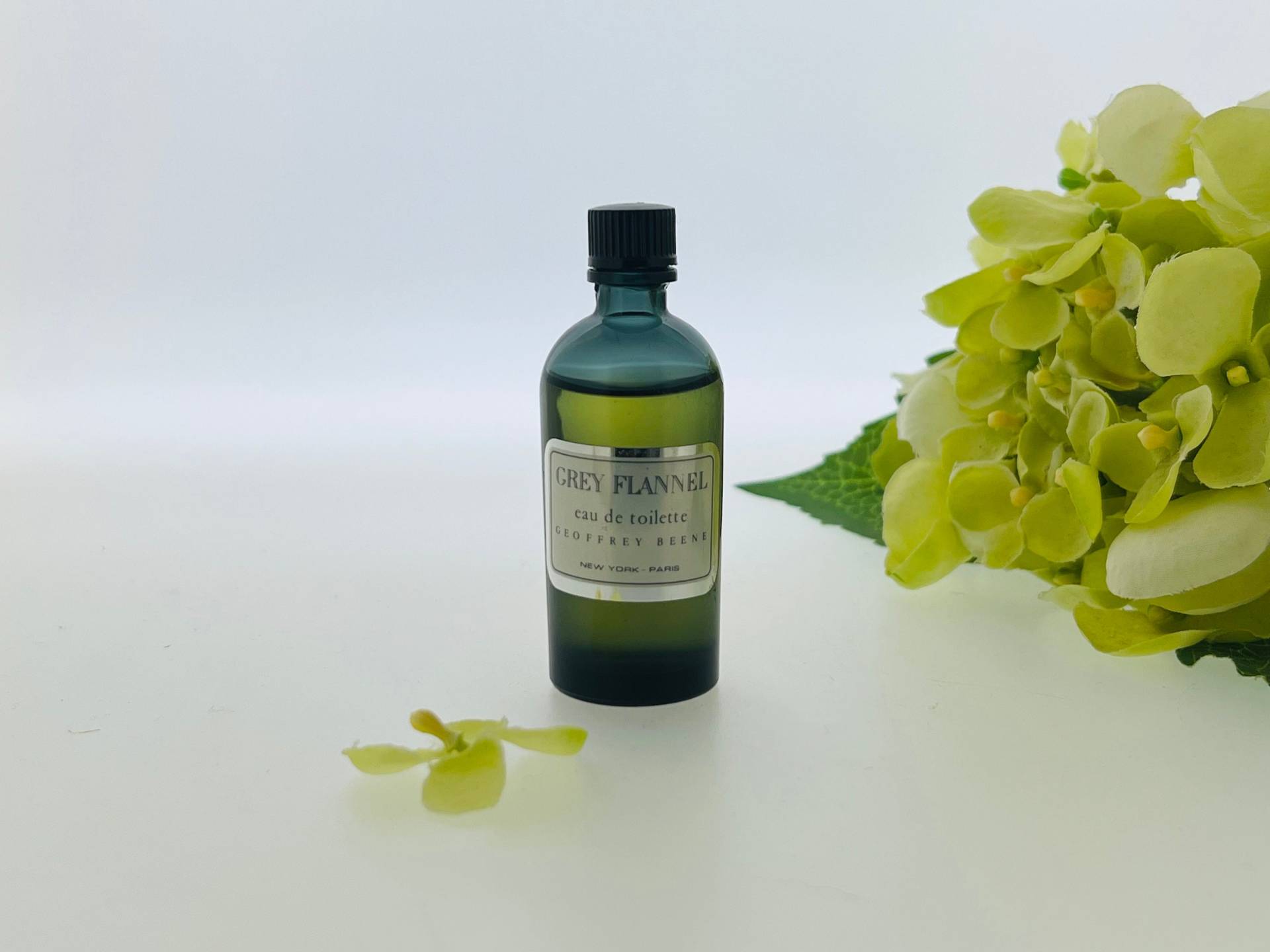 Geoffrey Beene 1975 Eau De Toilette Miniatur 15 Мл Geoffrey Beene 1975 Eau De Toilette Miniatur 15 Мл von VintagGlamour
