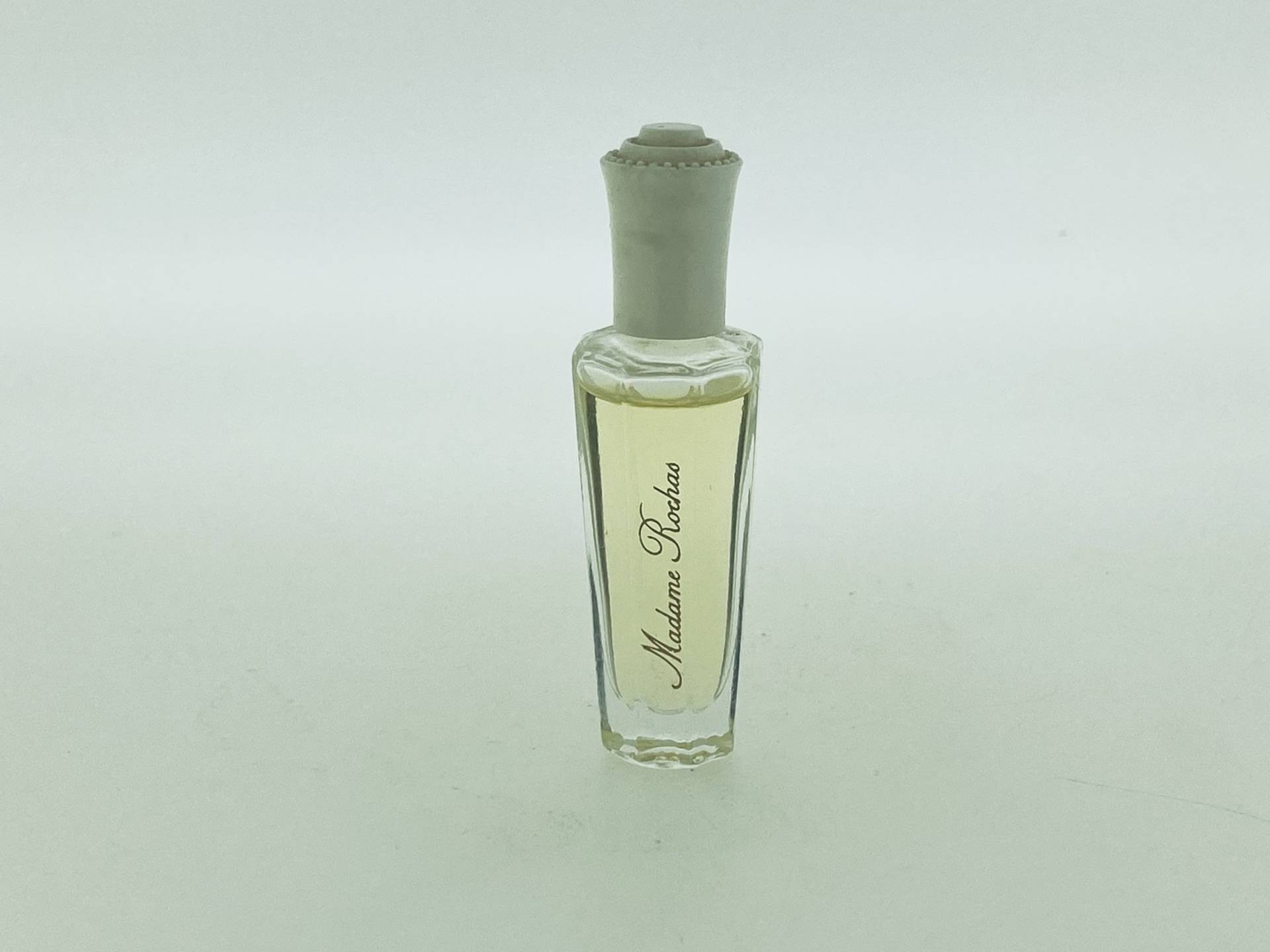Vintage Madame Rochas 1989 Eau De Parfum Miniatur 3 Ml Vintage Madame Rochas 1989 Eau De Parfum Miniatur 3 Ml von VintagGlamour
