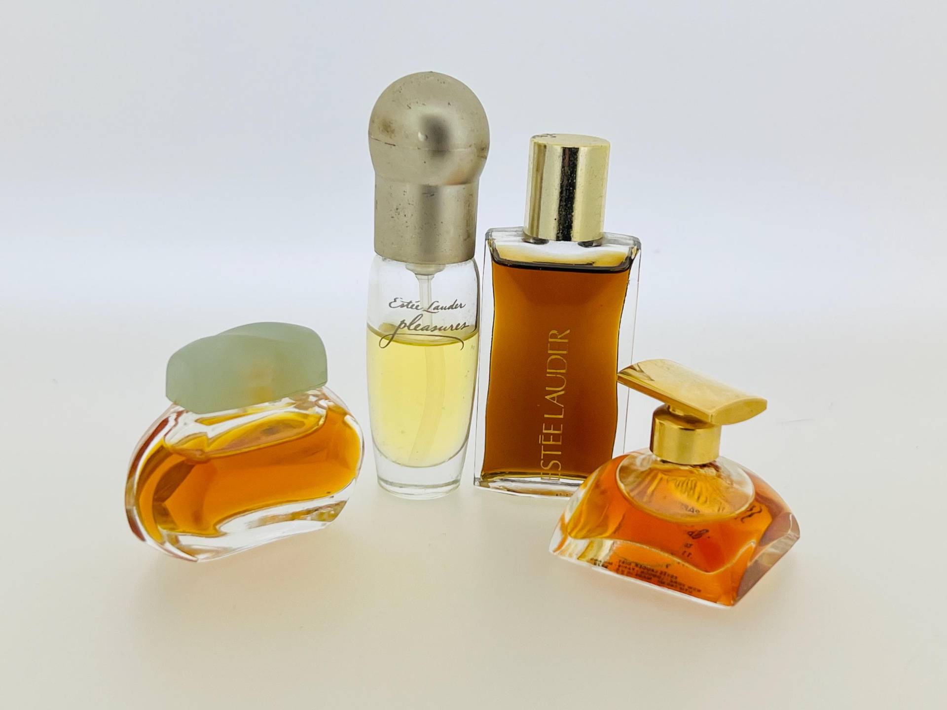 Vintage Lot 4 Parfum Miniatur Estēe Lauder, Spellbound, Jugendtau, Wissen, Vergnügen Vintage Lot 4 Parfum Miniatur Estēe Lauder, Spellbound, Jugendtau, Wissen, Vergnügen von VintagGlamour