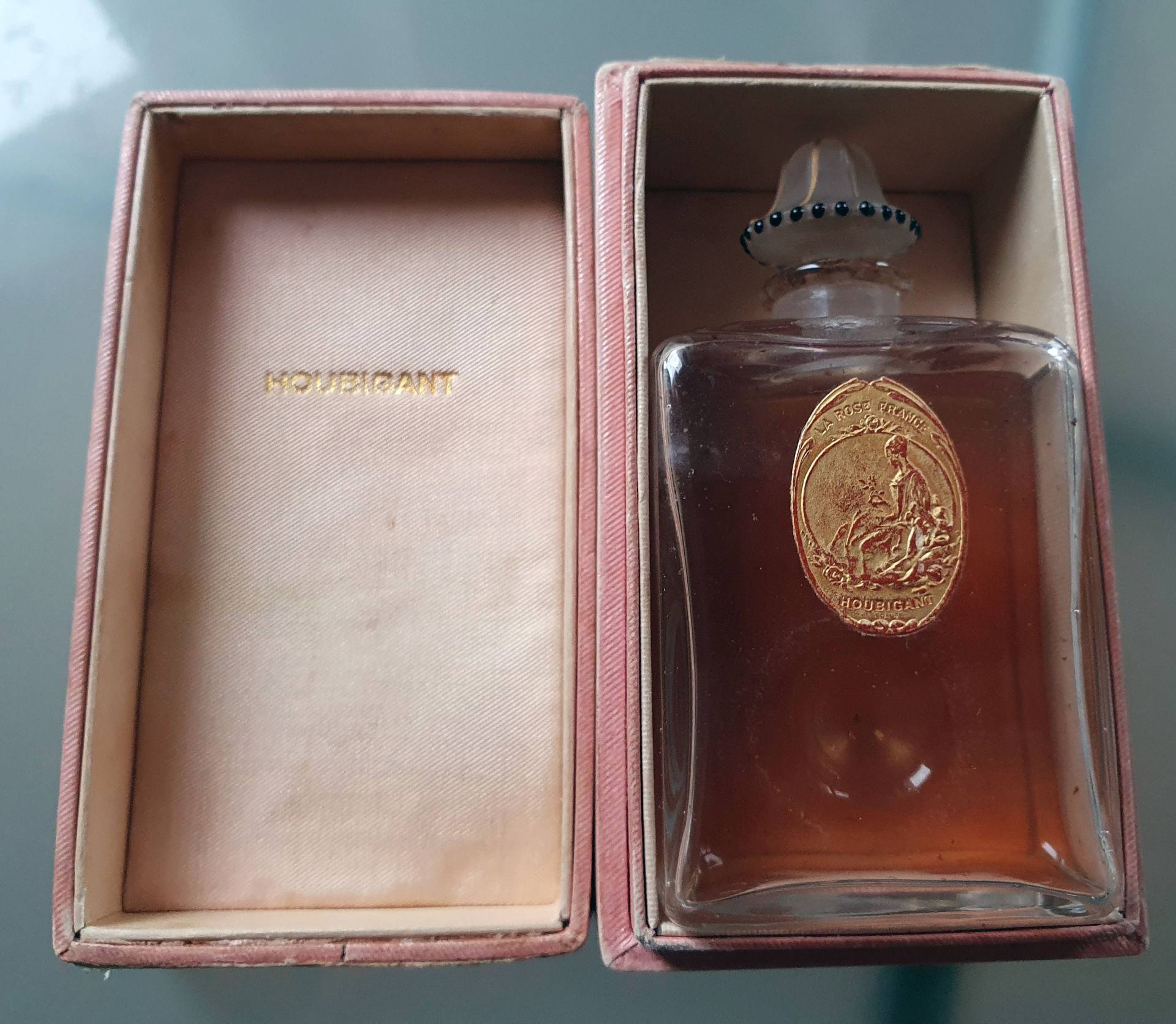 Duft Houbigant La Rose France Circa 1911 Mit Der Hälfte Duft Und Seine Schatulle Duft Houbigant La Rose France Circa 1911 Mit Der Hälfte Duft Und Seine Schatulle von VintageByFab