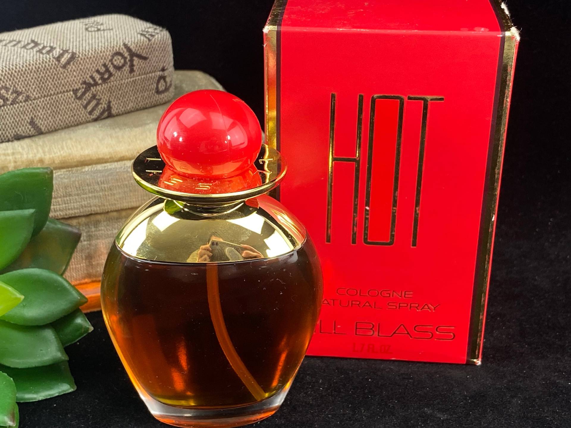 Bill Blass Hot Parfum Köln Natural Spray 1, 7 Oz, Vintage Voll Flasche in Original-Box 1990Er Jahre von VintageInBloom
