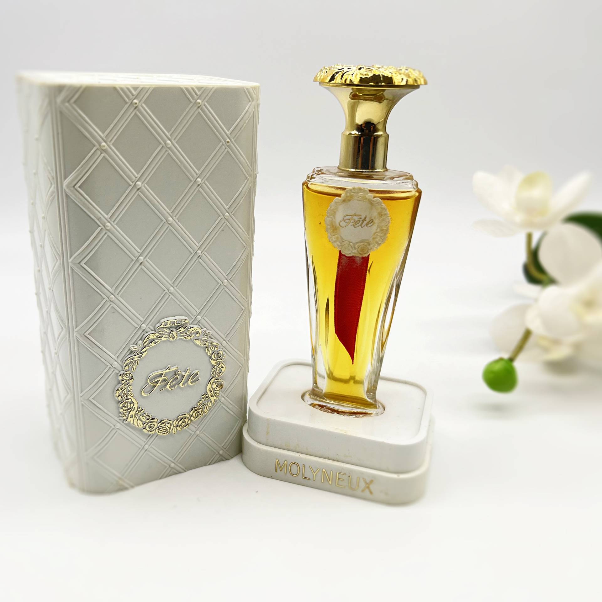 Molyneux Fete | 1962 Parfum/Extrait 1/2 Fl.oz Or 15 Ml Sealed Vintage Women's Fragrance von VintageItalienstyle