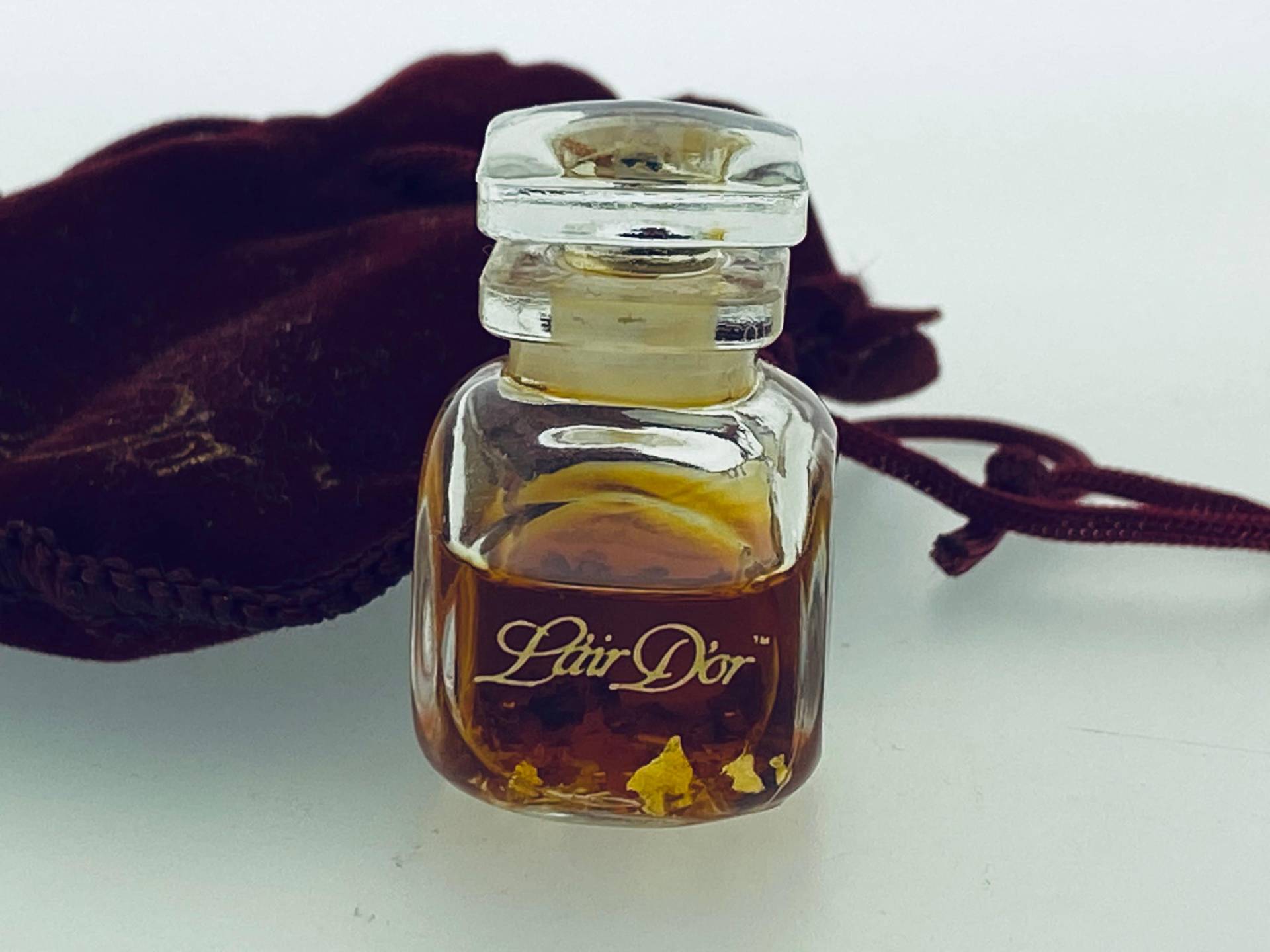 L'air D'or 1984 Parfum Miniatur 3, 5 Ml L'air D'or 1984 Parfum Miniatur 3, 5 Ml von VintagePerfumeShop